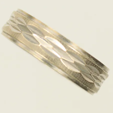 Ring vitguld med mönster stl 16¾, bredd 5mm, 18K, 2,7g Vikt: 2,7 g