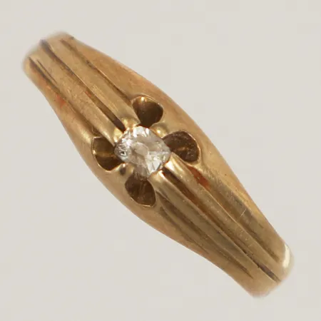 Ring med rosensten, stl 17¾, bredd 2,7-5,9mm, 14K Vikt: 2,5 g