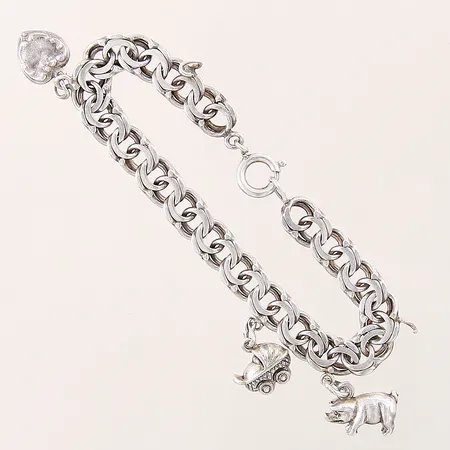 Armband Bismarck med tre berlocker, längd: 17,5cm, bredd: 7,5-12mm, två öglor defekta, silver 830/1000 Vikt: 17,1 g