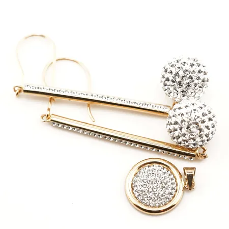 Diverse guld, 18k, bruttovikt 3,9gr Vikt: 3,9 g