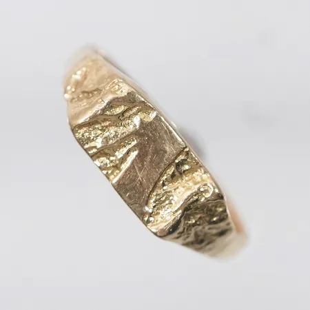 Ring 18k 5,5g 20¼(63) ojämn skena. bredd 3,4-7,3mm