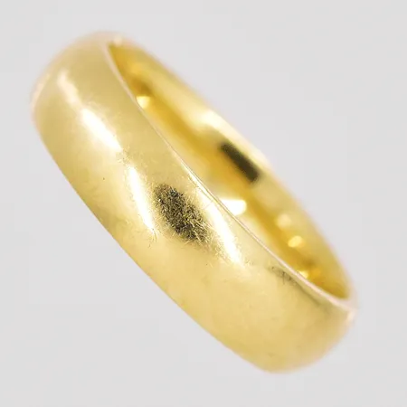 Ring stl 16½, bredd 5mm, ihålig, gravyr, 14K Vikt: 2 g