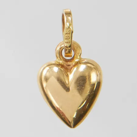 Hänge hjärta, längd ca 16mm inkl ögla, bredd 1mm, repig, 18K Vikt: 1 g