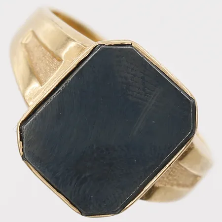 Klackring med hematitplatta, stl: 18¼, 18K guld Vikt: 5 g