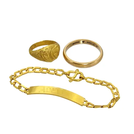 Diverse smycken, 18K guld - 5,7g, 23K guld - 8,7g, slitage, bucklor och gravyrer