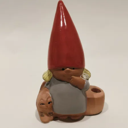 Figurin/ ljushållare Tomteflicka, etikettmärkt design Lisa Larsson, höjd ca 15cm, keramik, Rörstrand, stearinrester, färgfläck, filt under 