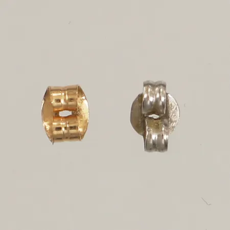 Två snurrebussar, 18K  Vikt: 0,2 g