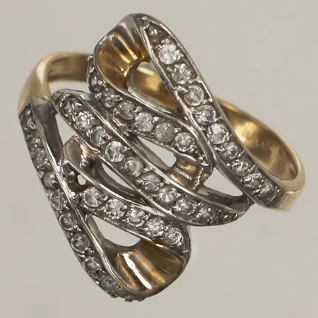 Ring med vita stenar, stl 18½, saknar sten, 14K  Vikt: 4,3 g