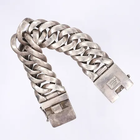 Armband kraftig modell märkt Buddhatobuddha.com längd 20cm bredd 30mm silver 925/1000 Vikt: 190,5 g