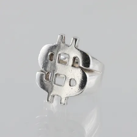 Ring " Dollartecken ", stl 19½mm, bredd 8,5-26mm, silver  Vikt: 21 g