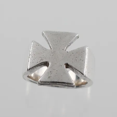 Ring Malteserkors, stl ca 19½mm, bredd 6,7-18,5mm, silver Vikt: 18,6 g