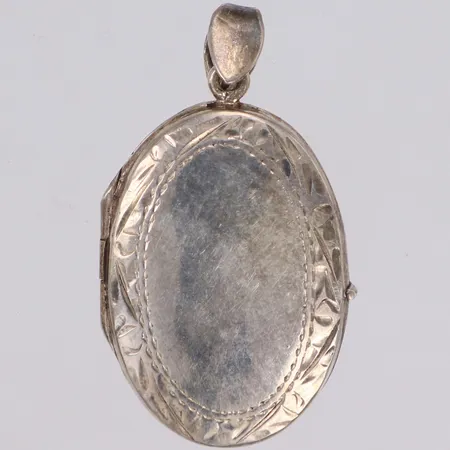 Hänge, medaljong, längd 35mm, Guldfynd, repor, 925/1000 silver Vikt: 4,5 g