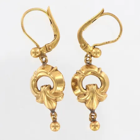 Ett par örhängen 36x11mm, krokfästen, 18K.  Vikt: 2,5 g