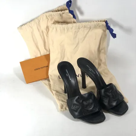 Ett par klackskor Louis Vuitton "Revival Mule", Made in Italy, stl 37½, klackhöjd ca 7cm, svart läder, monogram, bruksslitage, kvitto samt dustbag