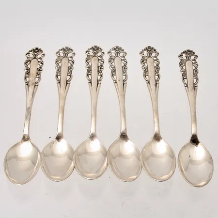 6st moccaskedar i silver, 10cm, modell Aristokrat, tillverkad av Svedboms Guldsmeds Ab Hov, år 1954-1957, vikt 47,06g.