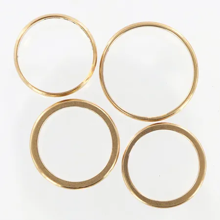 4 ringar, gravyrer 18K  Vikt: 13,7 g