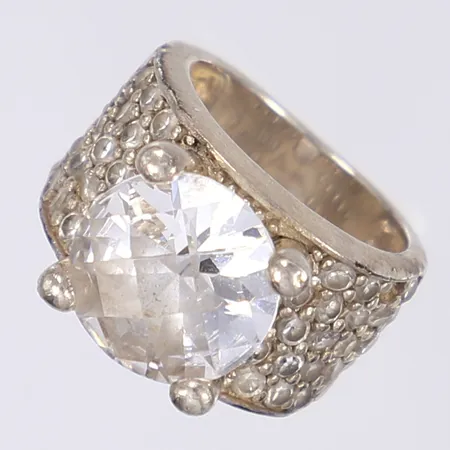 Ring med vita stenar stl 16 bredd 8-12mm en sten saknas silver 925/1000 Vikt: 11,7 g