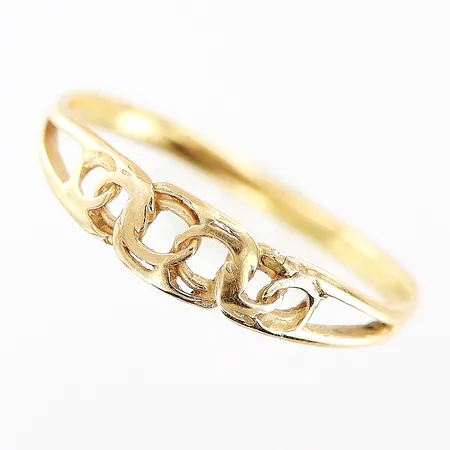 Ring Bismarck, stl 16¼, bredd 1,5-4mm, skev skena, 18K Vikt: 1 g