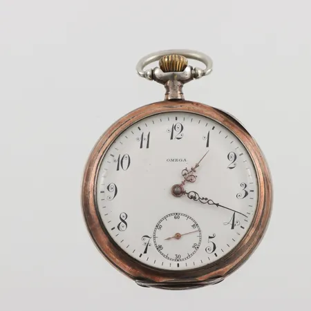 Fickur Omega Grand Prix, 50mm, boettnr: 3873583, innerboett i silver, liten spricka på urtavlan, 800/1000 silver, bruttovikt: 82,3g.