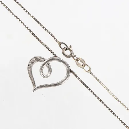 Kedja Venezia 42cm , bredd: 1mm, hänge med stenar 18mm, silver 925/1000 Vikt: 3,3 g