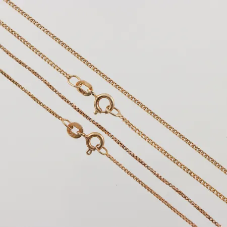 Två kedjor, 36+38cm, förgyllt silver 925/1000, 3,8g.