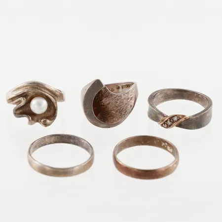 Fem ringar, Ø16½-19, 925/1000 silver, 19,2g.