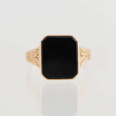 Klackring med onyx, defekt, 18K, 4,2g.