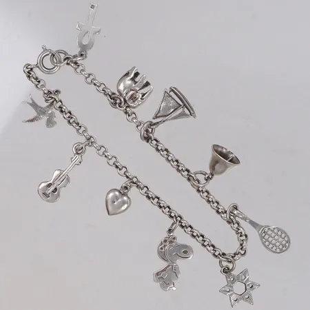 Armband med berlocker, längd 19cm, 925/1000 silver Vikt: 15,9 g