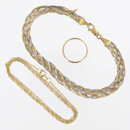 1 kedja, 1 armband, 1 ring, defekter, gravyr, 18K.  Vikt: 9,5 g