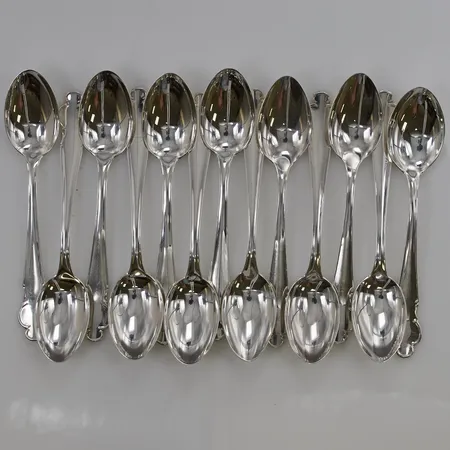 13 Kaffeskedar, 12cm, gravyr, 830/1000 Silver 184,6g.