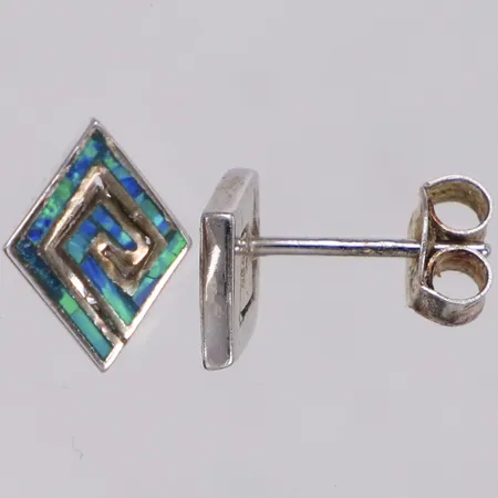 Ett par örhängen, längd 11mm, bredd 8,4mm, silver 925/1000 Vikt: 1,5 g