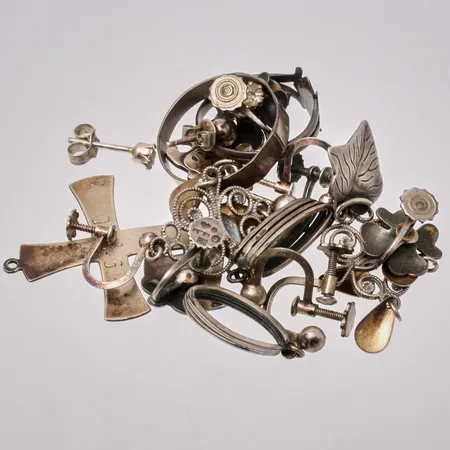 Diverse defekt silver 830/1000, vikt 21,36g.