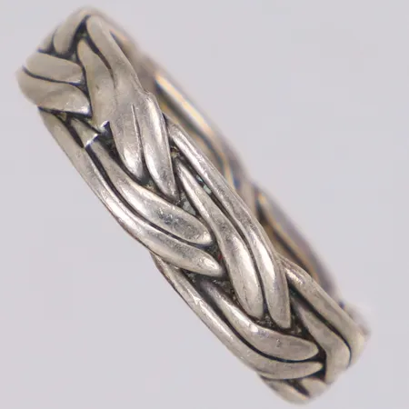 Ring med flätat mönster, stl 22, bredd 6mm, silver 925/1000 Vikt: 6,3 g