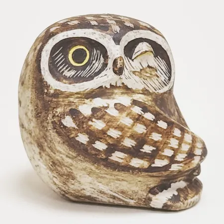 Figurin Uggla Knip ur serien Minerva, Edward Lindahl för Gustavsberg Studio, signerad E.L, höjd 6,5cm, stengods. Skickas med postpaket.