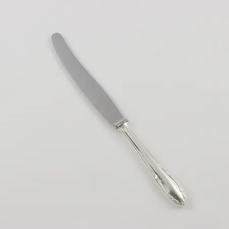 12 Knivar med blad i rostfritt stål, modell Slottsbarock, 21,5cm, 830/1000 silver, 623,8g.