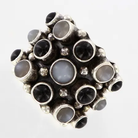 Ring Kum Kum med stenar, stl 14¾, justerbar skena, bredd: 7-22mm, silver 925/1000 Vikt: 23,5 g