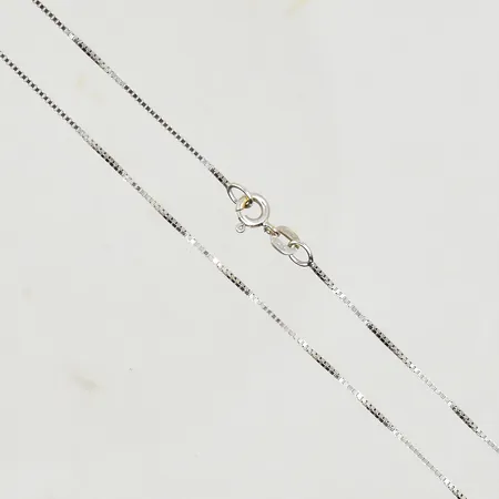 Kedja Venezia, längd 38 cm, bredd 1 mm, vitguld, 18K. Vikt: 2,4 g