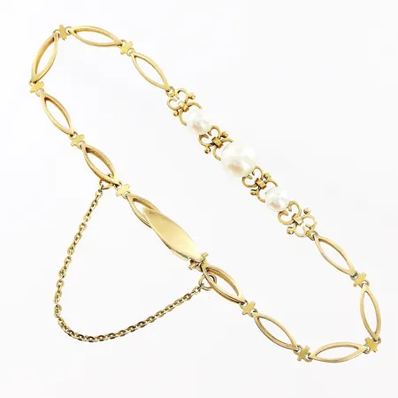 Armband Stigbert för Heribert Engelbert AB, år 1950, med odlade pärlor, 20cm, bredd 3,5-5,5mm, pärlor 2 x ca Ø5mm, 1 x ca Ø7mm, säkerhetskedja, 18K Vikt: 8,2 g