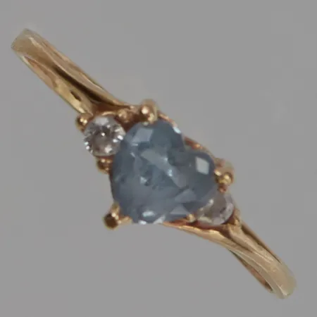 Ring Ø16¼, bredd:6mm, blå/vita stenar, 14K 1,0g.