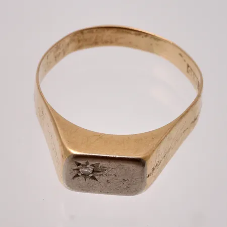 Defekt guld, 18K, vikt 3,36g.