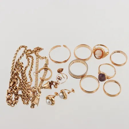 Diverse guld, defekter/stenar/gravyrer, 18K, 58,1g.