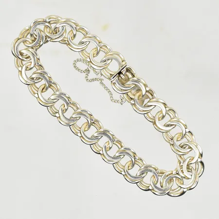 Armband Bismarck, längd 19½ cm, bredd 10 mm, säkerhetskedja, 835/1000 silver. Vikt: 27,9 g