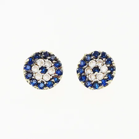 Ett par örhängen med stenar, Ø8mm, stoppar saknas, 18K Vikt: 1,1 g