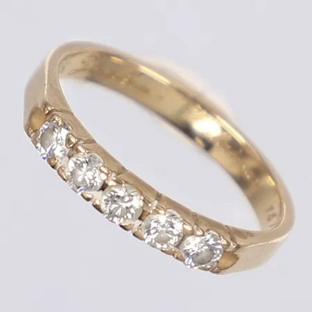 Ring med diamanter 5x ca 0,06ct stl 17¼ bredd 3mm gravyr 18K Vikt: 2,9 g