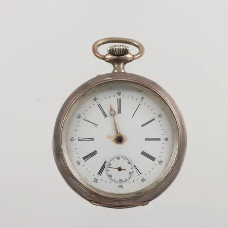 Fickur Remontoir, 55mm, boettnr: 220405. innerboett i silver, löst glas, skadad urtavla, 800/1000 silver, 112,5g.