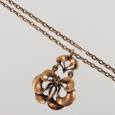 Collier, 62cm, hängets mått: 50x37mm,  Valo Koru, brons