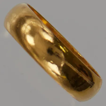 Ring Ø18, bredd:5mm, gravyr, 23K 5,9g.