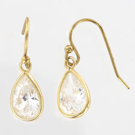 Ett par örhängen med stenar 25mm, bredd: 8mm, förgyllt silver 925/1000 Vikt: 2 g