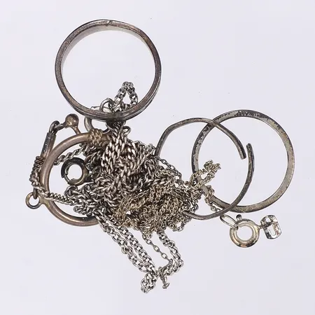 Diverse silver defekt/oxiderat/udda silver 835-925/1000 Vikt: 10,4 g