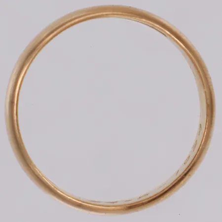 Ring, stl 20, bredd 6,2mm, gravyr, 18K  Vikt: 7,1 g